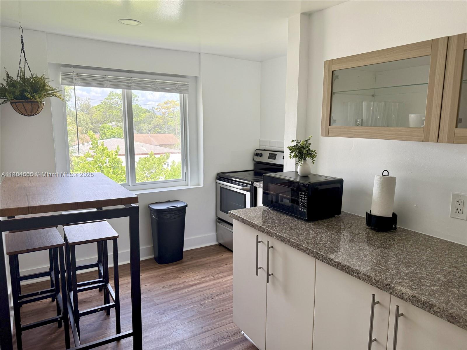   /   sq. ft. $ 2025-09-25 0 Photo