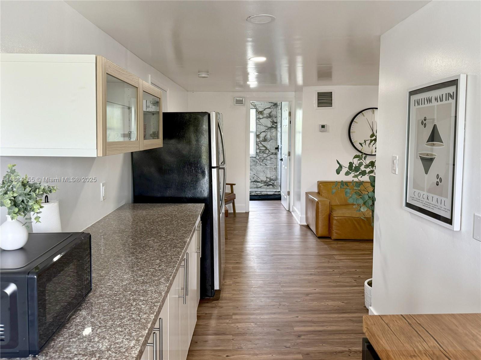  /   sq. ft. $ 2025-09-25 0 Photo