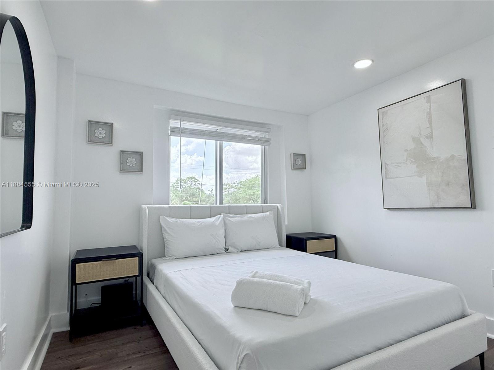   /   sq. ft. $ 2025-09-25 0 Photo