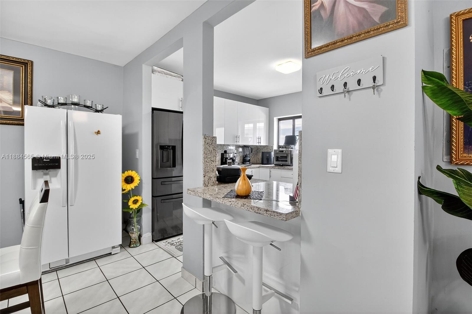 See details / 2343 sq. ft. $ 2025-09-25 0 Photo
