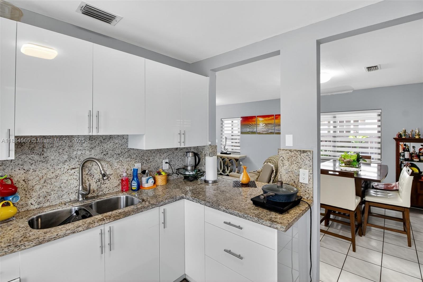 See details / 2343 sq. ft. $ 2025-09-25 0 Photo