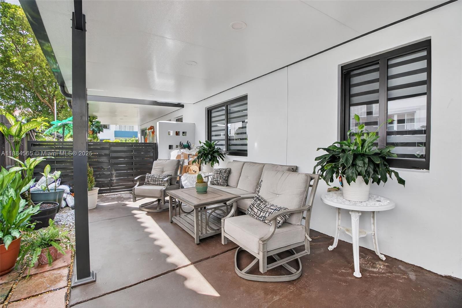 See details / 2343 sq. ft. $ 2025-09-25 0 Photo