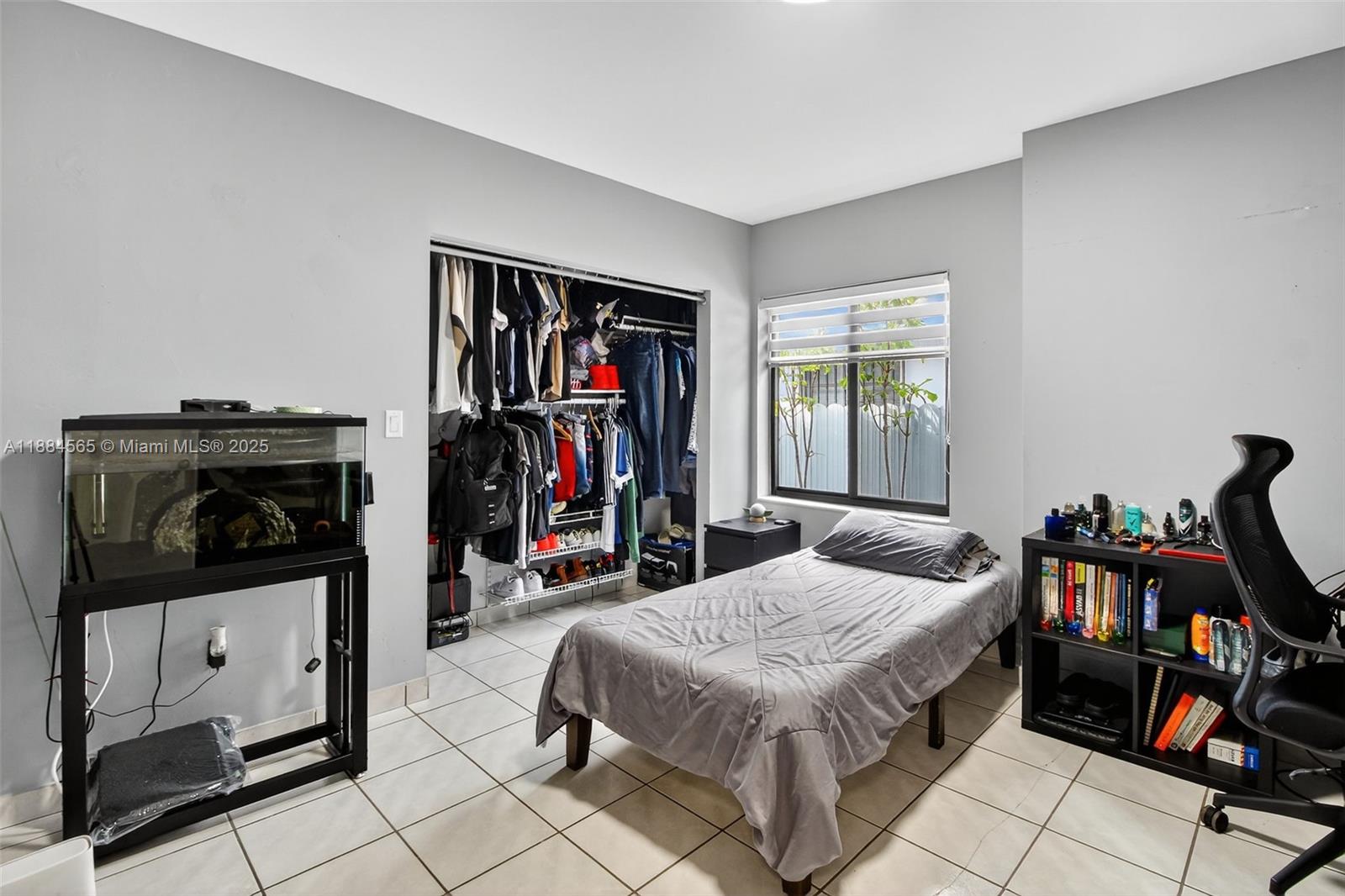 See details / 2343 sq. ft. $ 2025-09-25 0 Photo