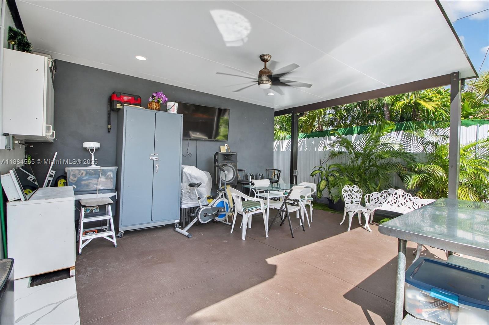 See details / 2343 sq. ft. $ 2025-09-25 0 Photo