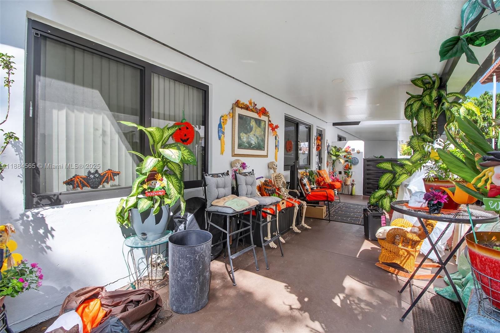 See details / 2343 sq. ft. $ 2025-09-25 0 Photo