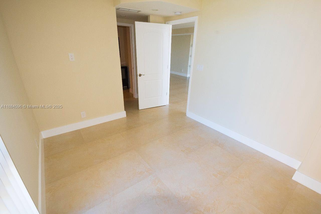 Photo of 20301 Country Club Dr  #1122, Aventura, Florida, 33180 - 
