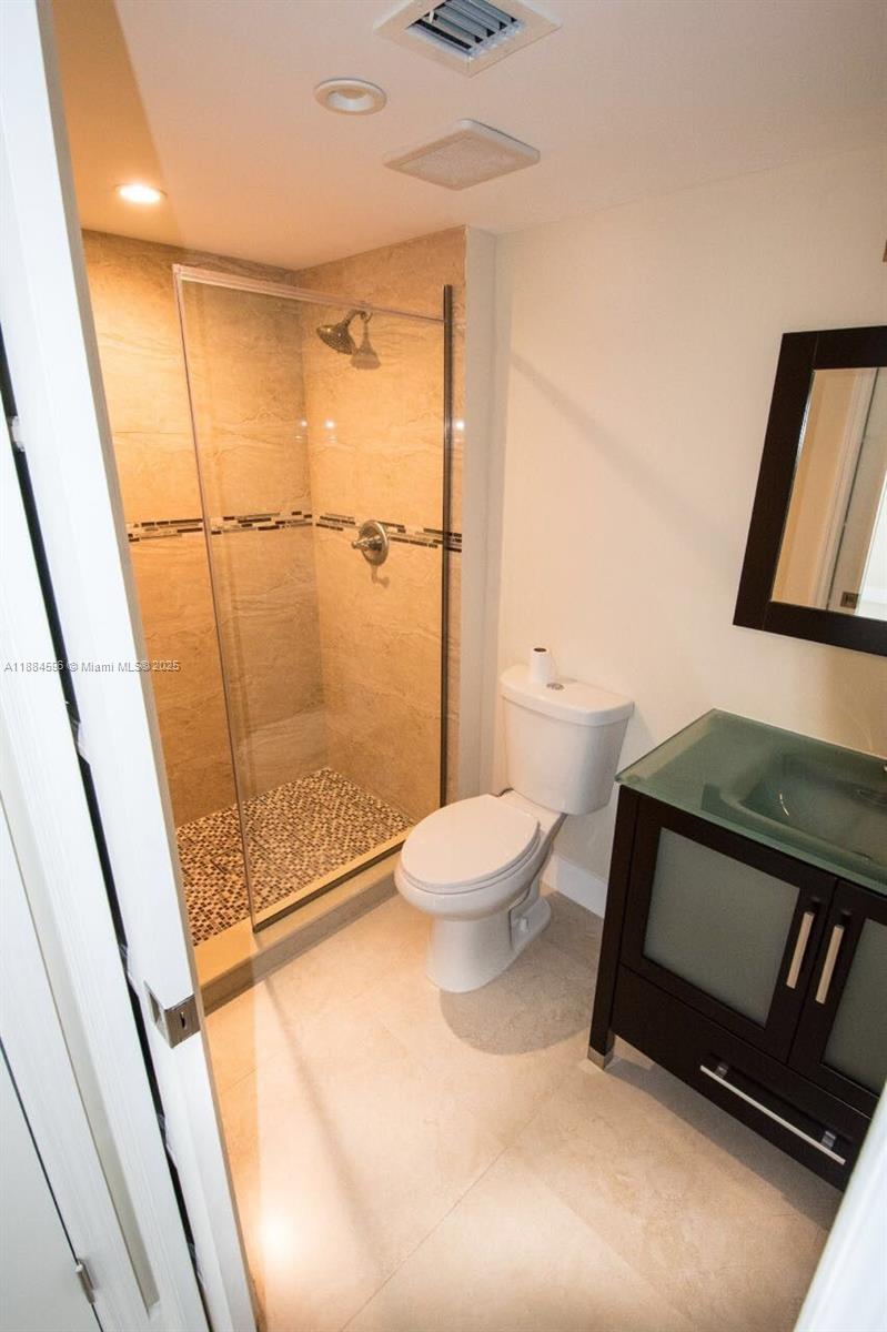 Photo of 20301 Country Club Dr  #1122, Aventura, Florida, 33180 - 