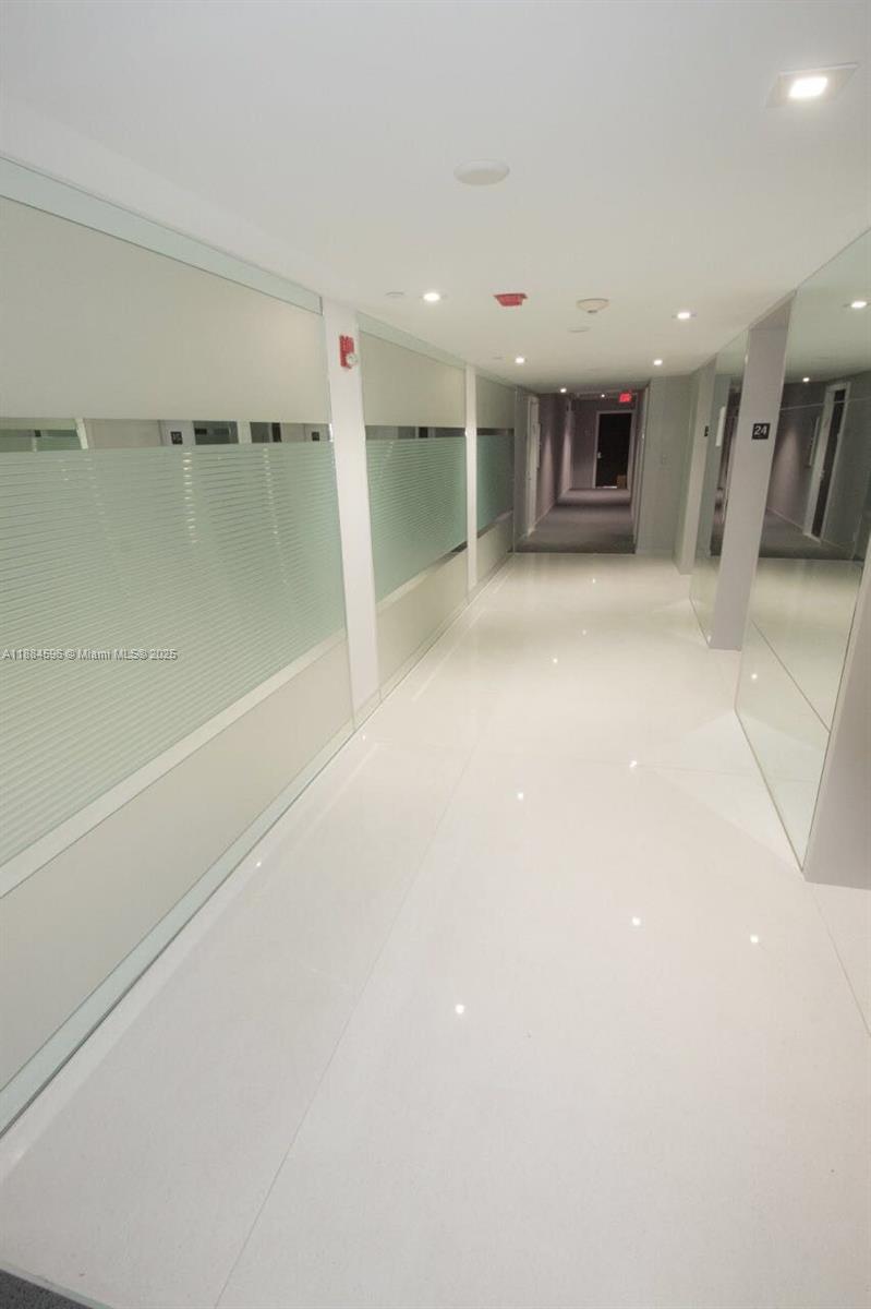 Photo of 20301 Country Club Dr  #1122, Aventura, Florida, 33180 - 