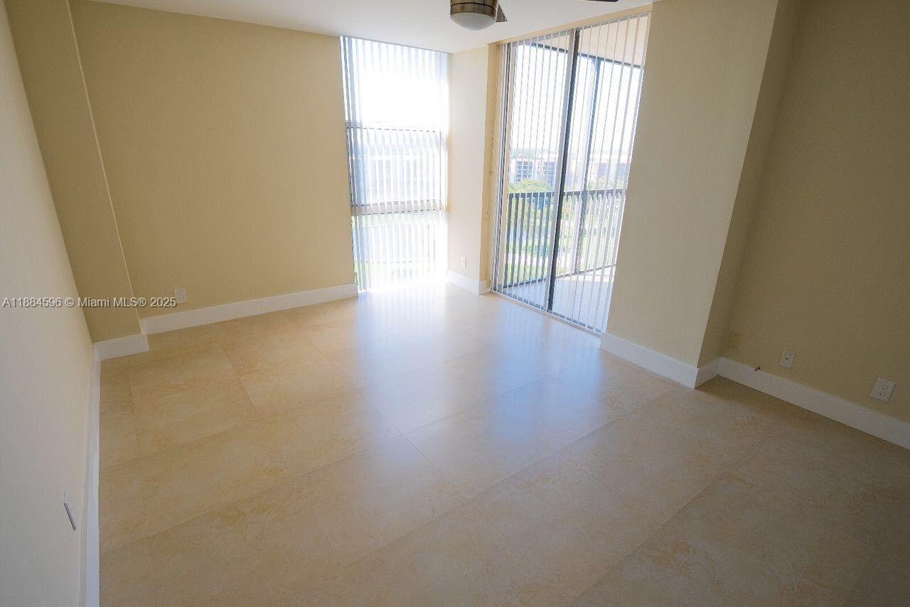 Photo of 20301 Country Club Dr  #1122, Aventura, Florida, 33180 - 