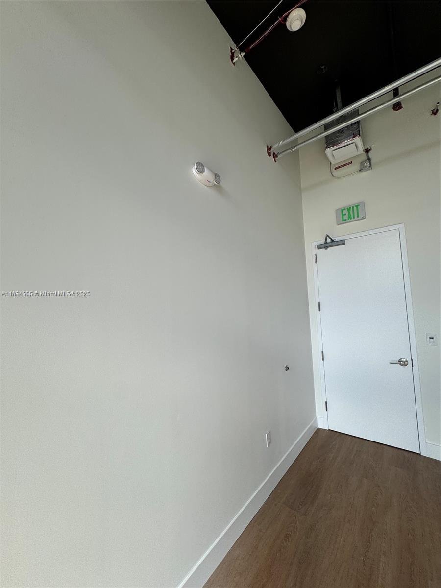408  /   sq. ft. $ 2025-09-25 0 Photo