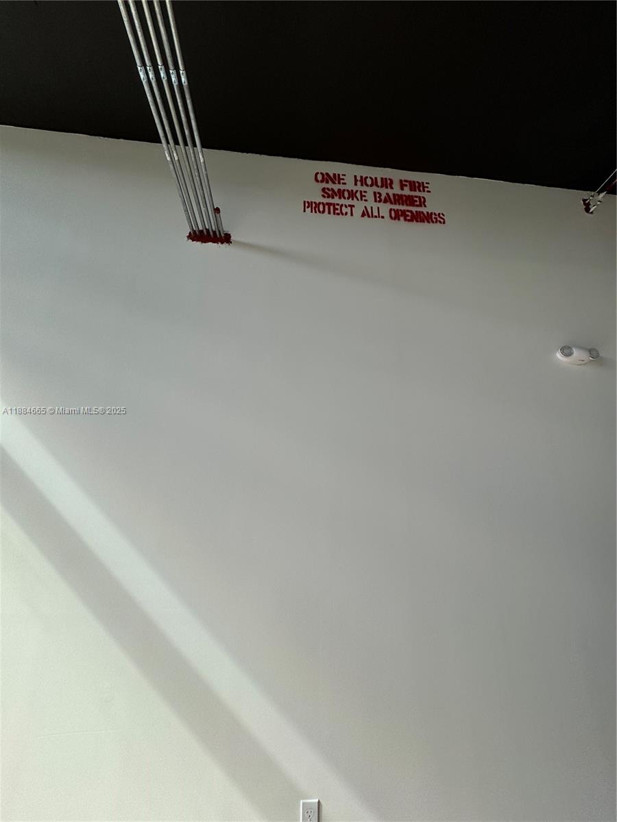 408  /   sq. ft. $ 2025-09-25 0 Photo