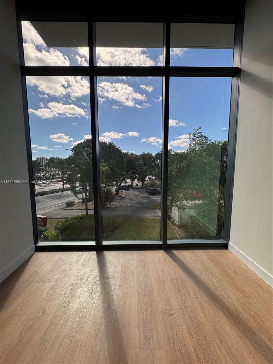 408  /   sq. ft. $ 2025-09-25 0 Photo