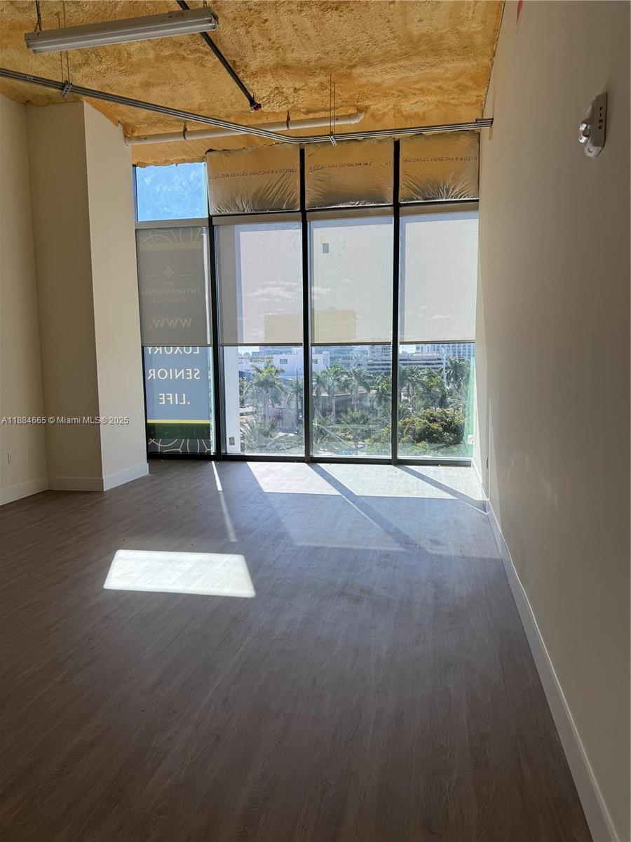 408  /   sq. ft. $ 2025-09-25 0 Photo