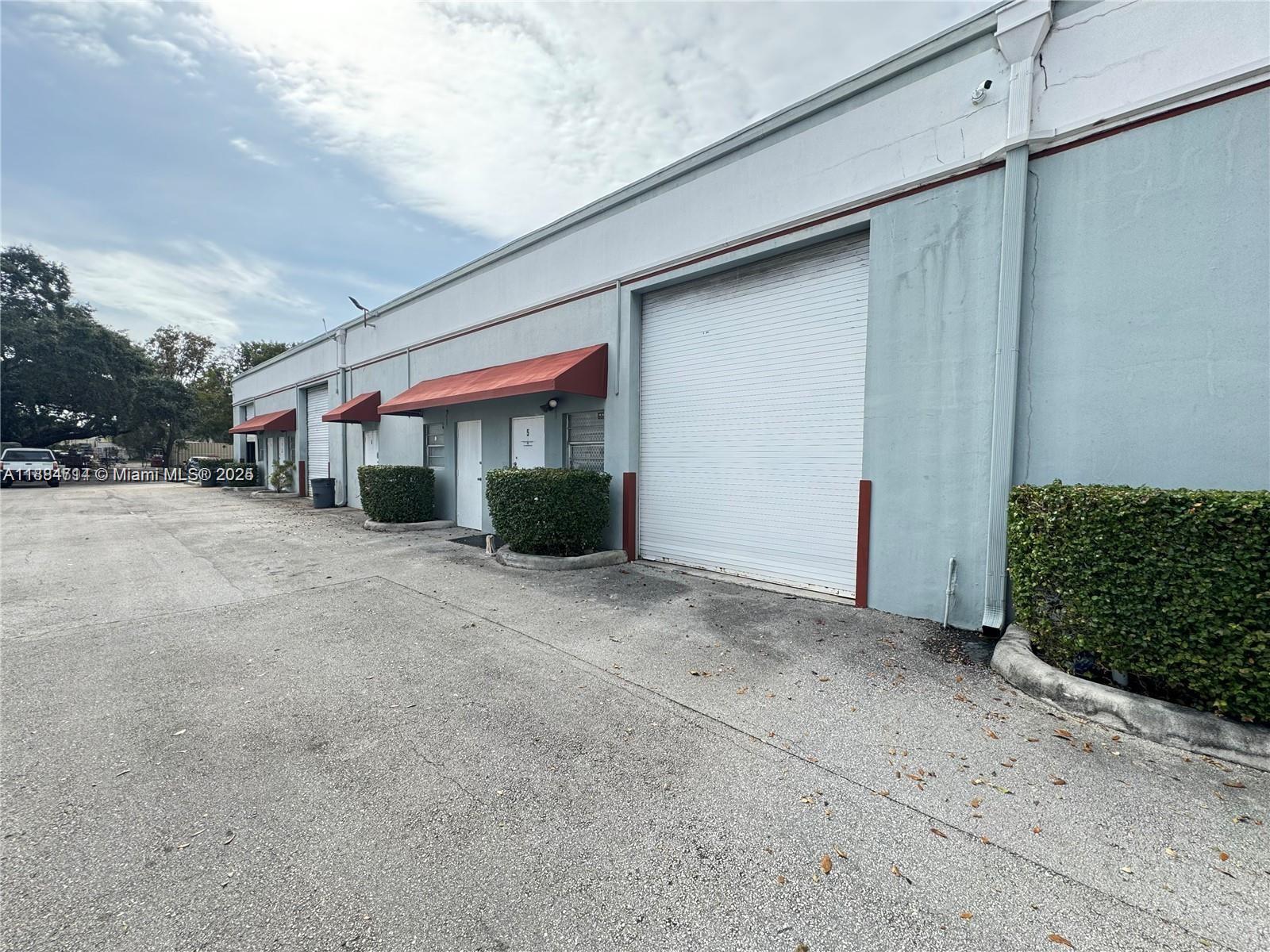   /   sq. ft. $ 2025-09-25 0 Photo