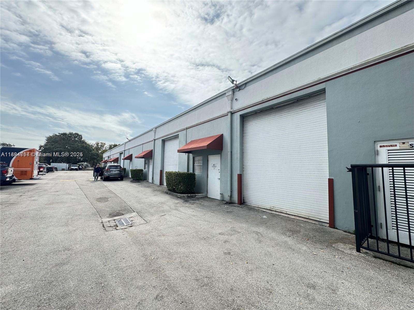   /   sq. ft. $ 2025-09-25 0 Photo