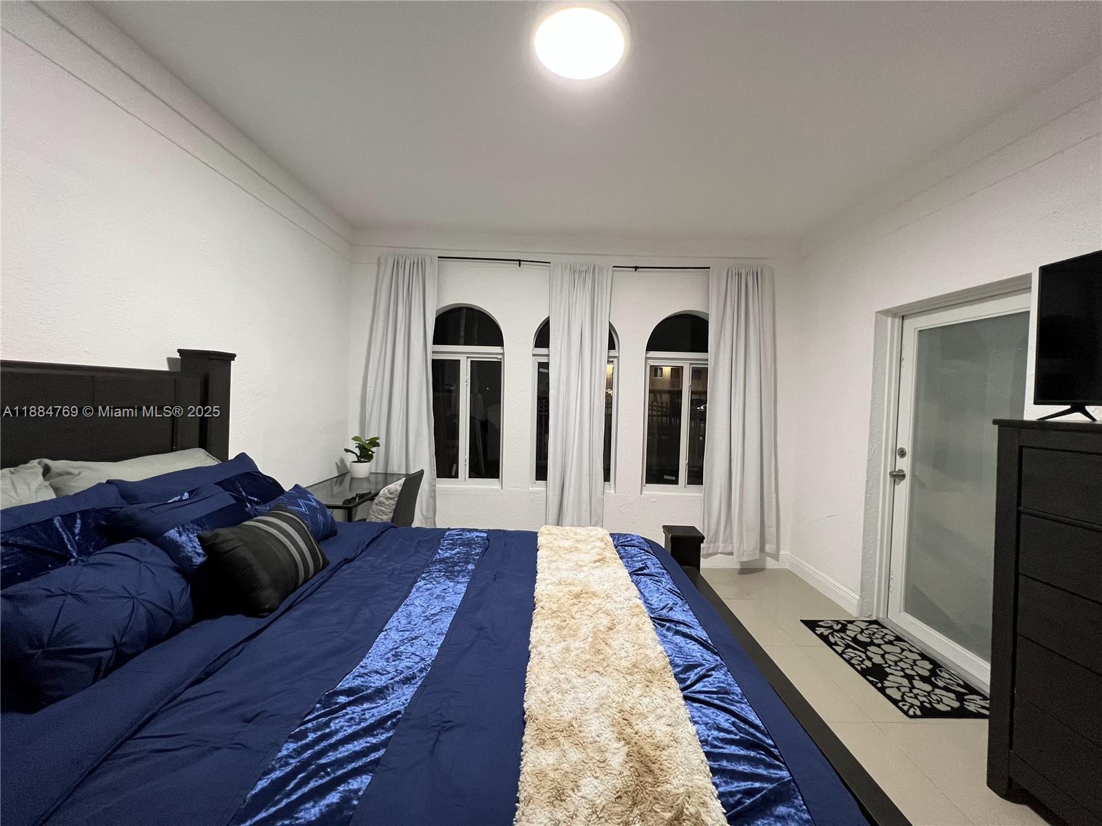   /  3264 sq. ft. $ 2025-09-25 0 Photo