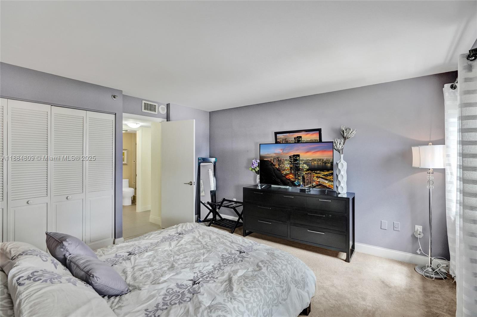 Photo of 1201 Ocean Dr  #611N, Hollywood, Florida, 33019 - 