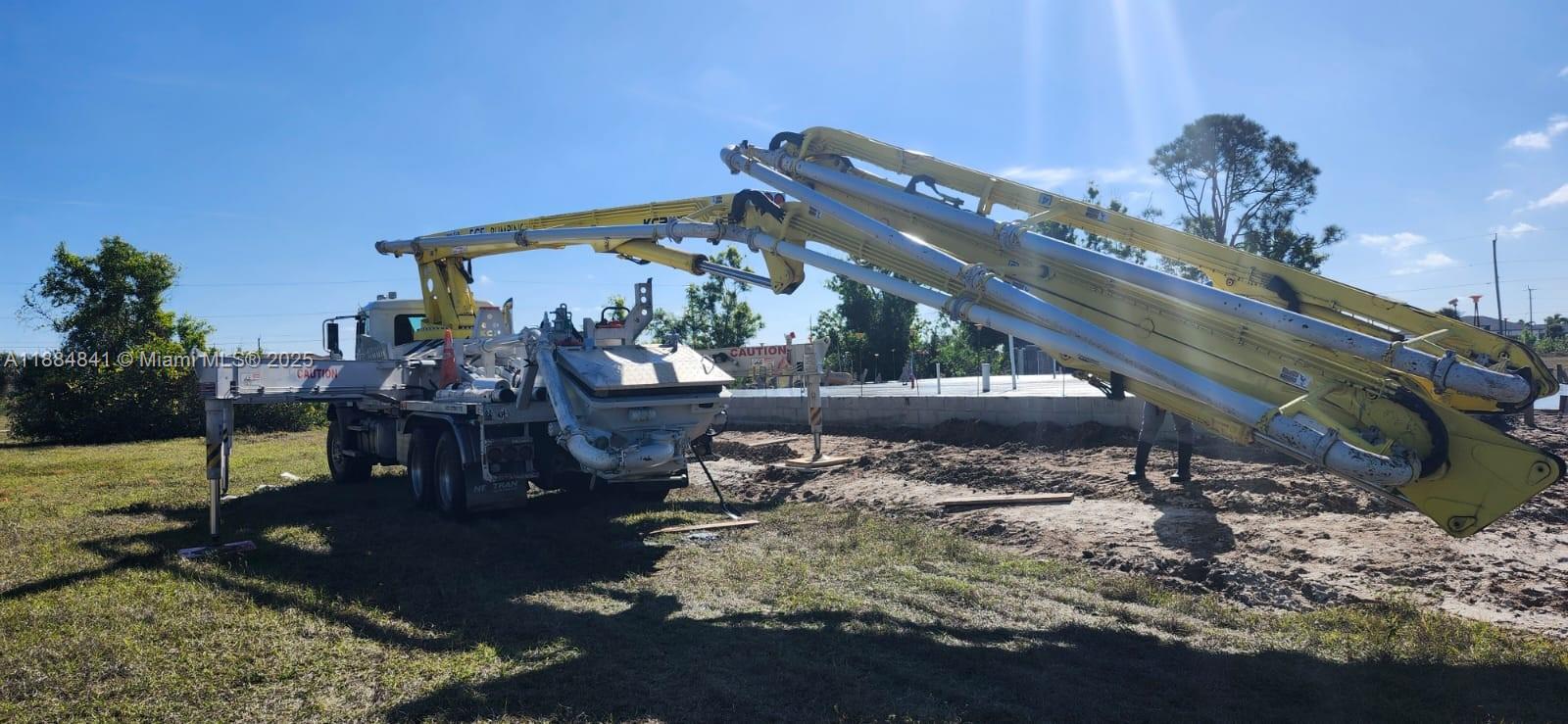   /   кв.футов $ 2025-09-25 0 Фото