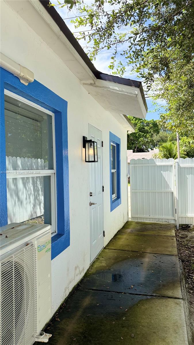 See details / 1046 sq. ft. $ 2025-09-25 0 Photo