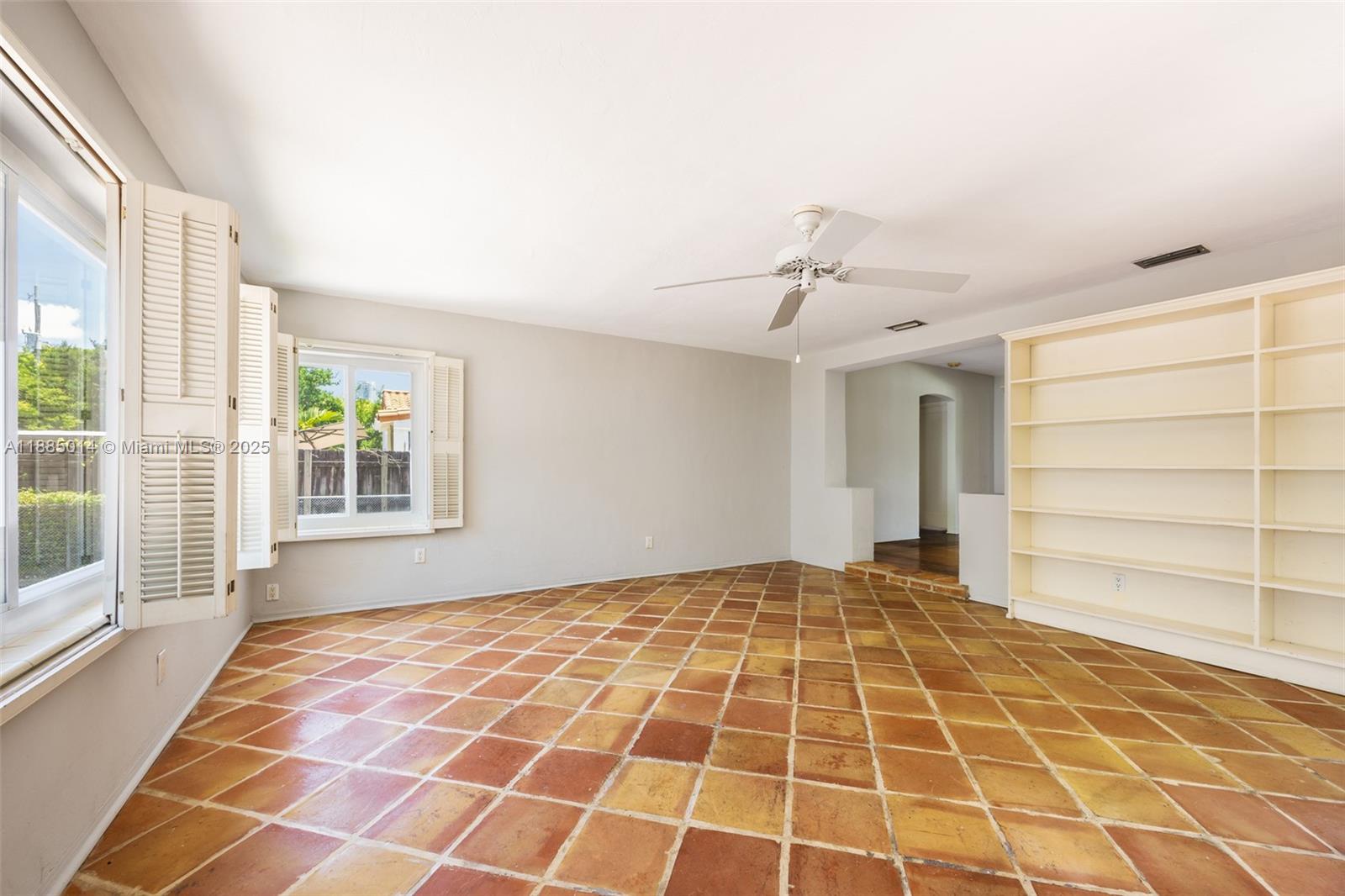   /   sq. ft. $ 2025-09-25 0 Photo