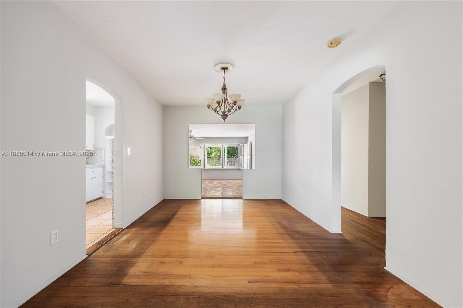   /   sq. ft. $ 2025-09-25 0 Photo