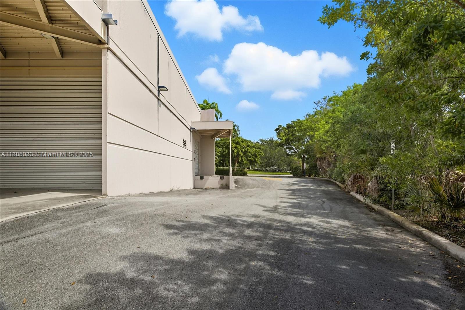 See details / sq. ft. $ 2025-09-25 0 Photo