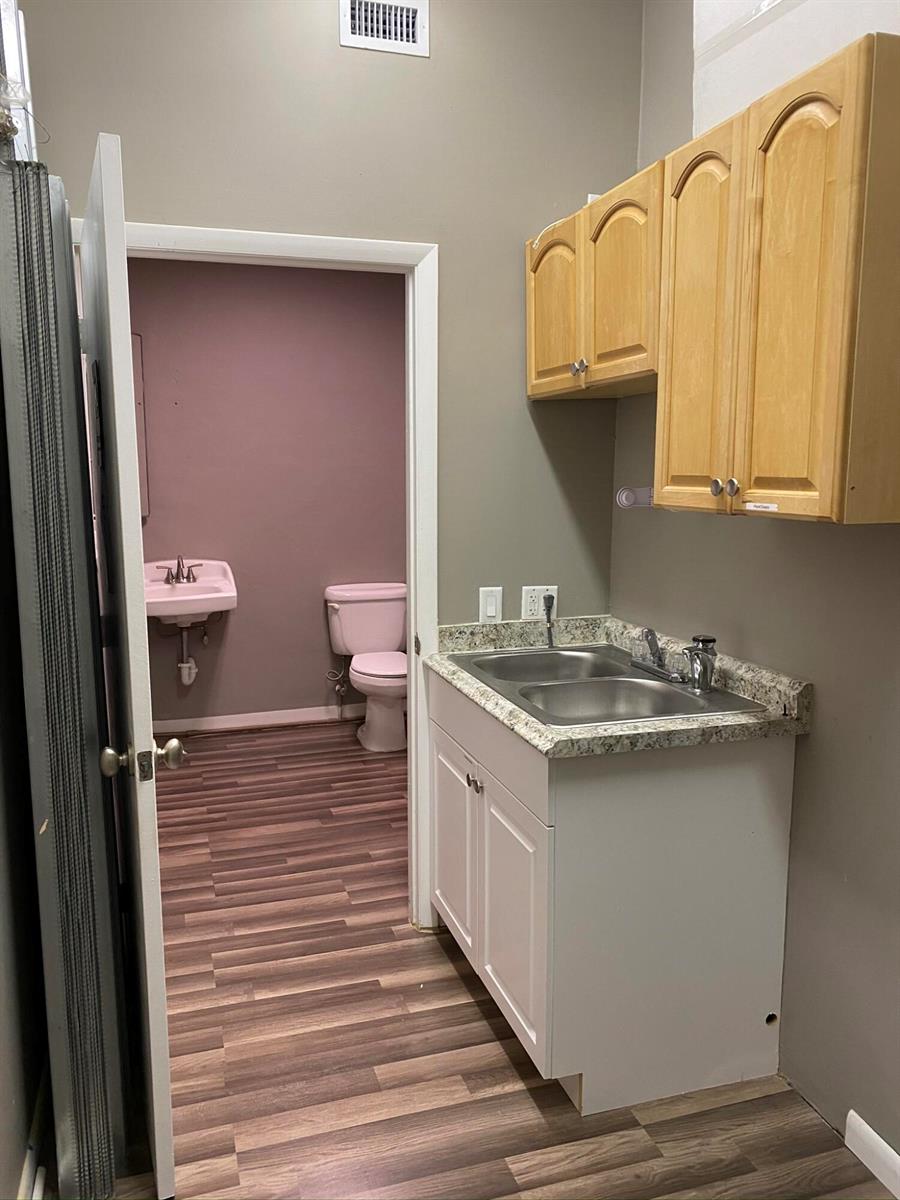 See details 38 / 1 sq. ft. $ 2025-12-11 0 Photo