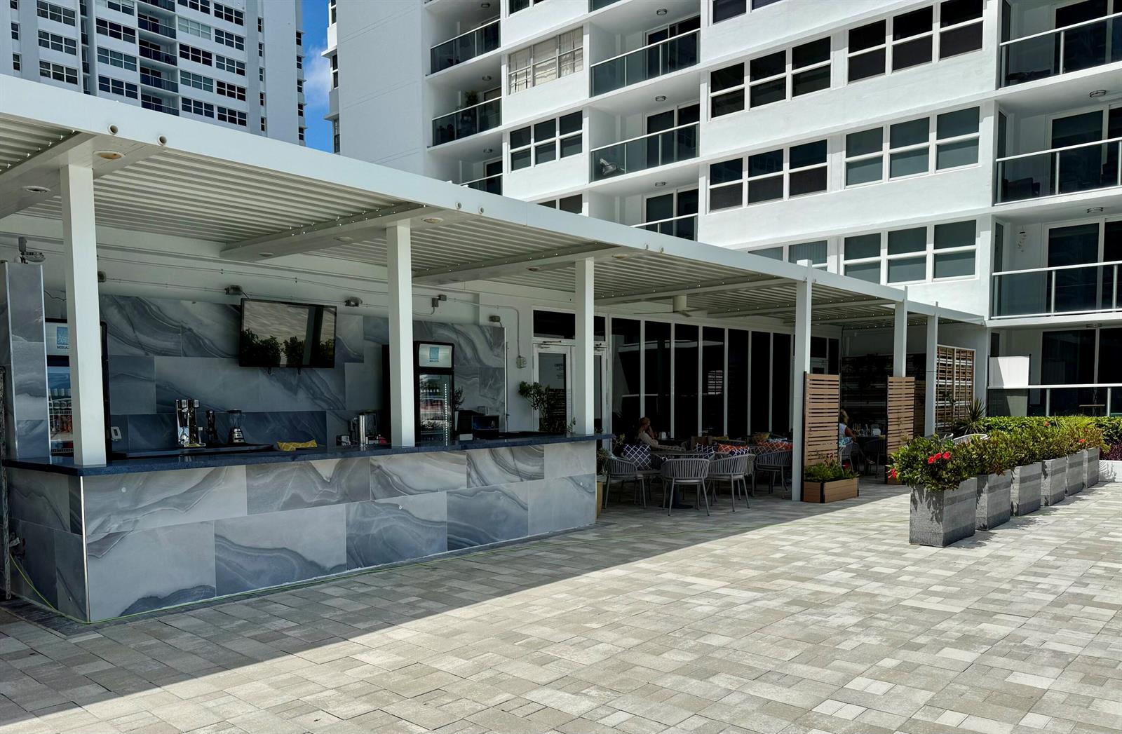 Photo of 1890 Ocean #703, Hallandale Beach, Florida, 33009 - Cafe