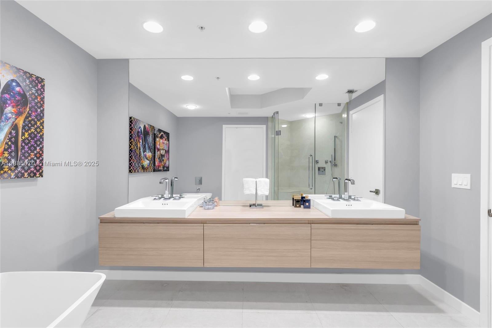 Photo of 17111 Biscayne Blvd  #602, North Miami Beach, Florida, 33160 - 
