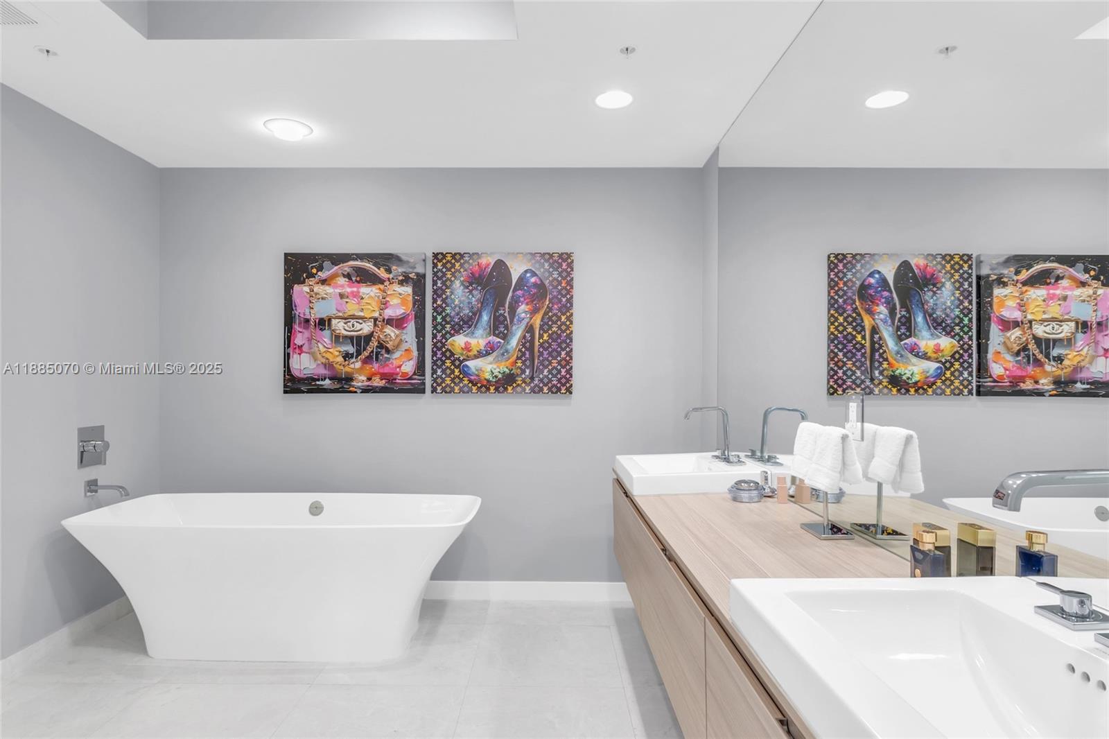Photo of 17111 Biscayne Blvd  #602, North Miami Beach, Florida, 33160 - 