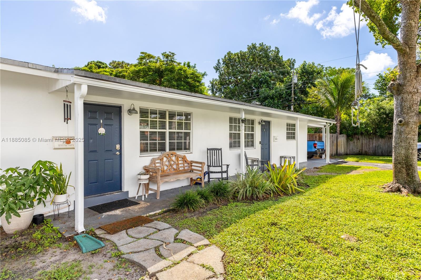   /  2015 sq. ft. $ 2025-09-25 0 foto