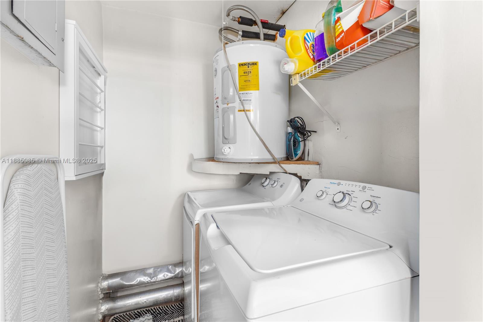   /  2015 sq. ft. $ 2025-09-25 0 foto