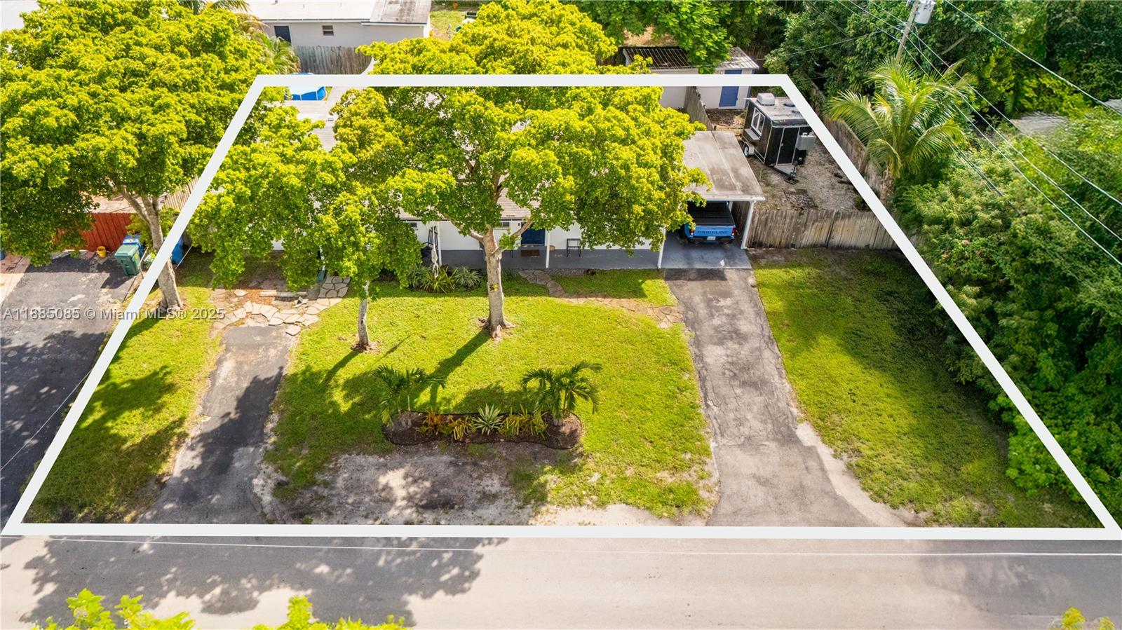   /  2015 sq. ft. $ 2025-09-25 0 foto
