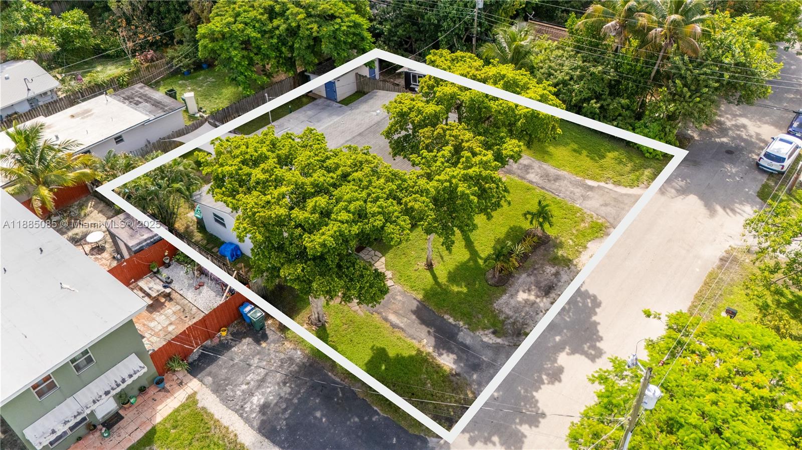   /  2015 sq. ft. $ 2025-09-25 0 foto