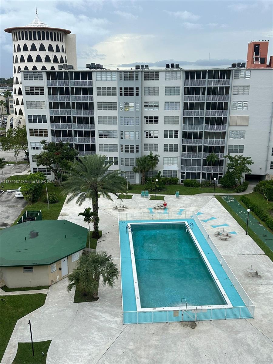 803-2 1 / 2 1062 sq. ft. $ 2025-09-25 0 Photo