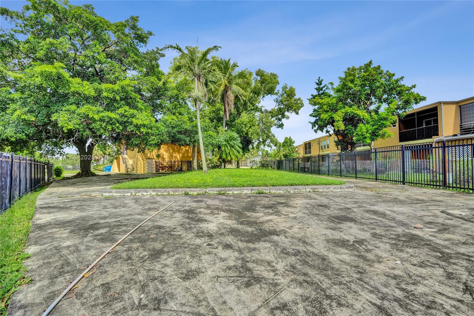   /   sq. ft. $ 2025-09-25 0 Photo