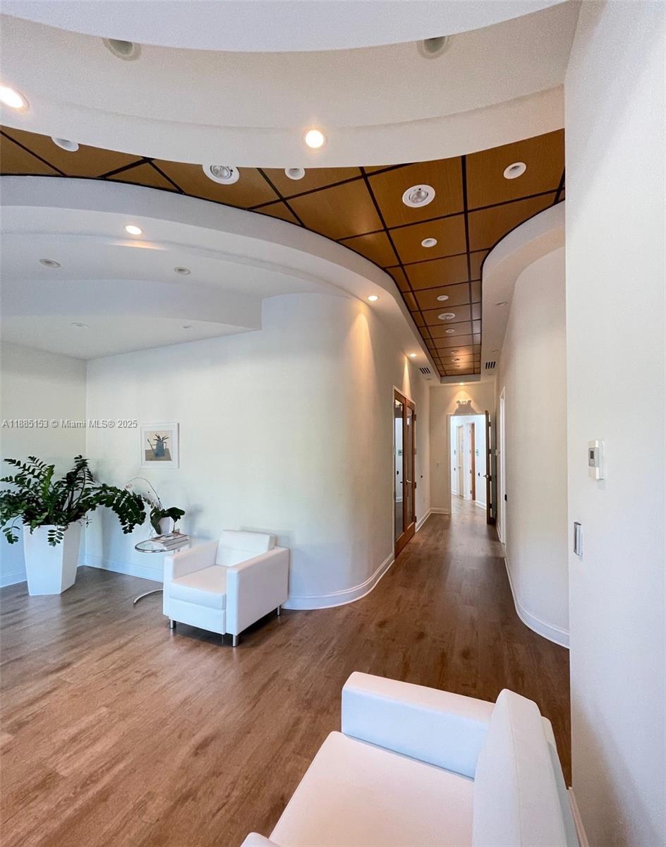 114  /   sq. ft. $ 2025-09-25 0 Photo