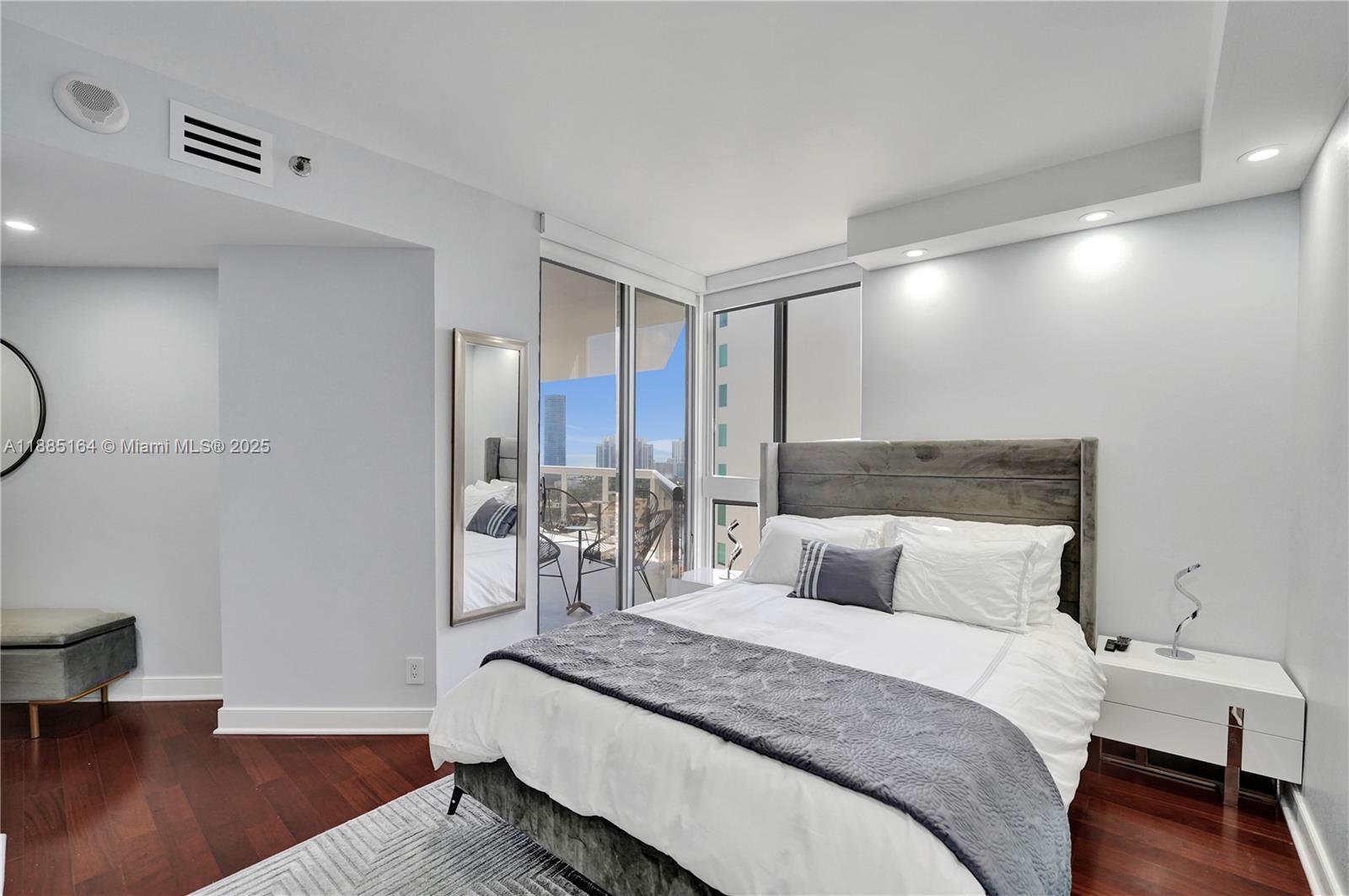 Photo of 20185 Country Club Dr  #2304, Aventura, Florida, 33180 - 
