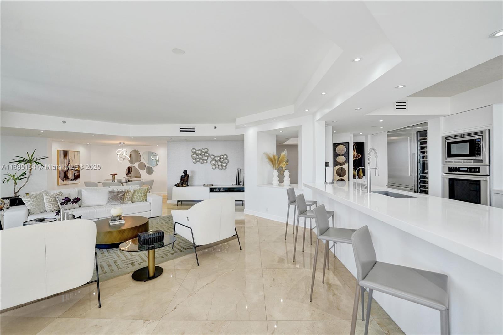 Photo of 20185 Country Club Dr  #2304, Aventura, Florida, 33180 - 