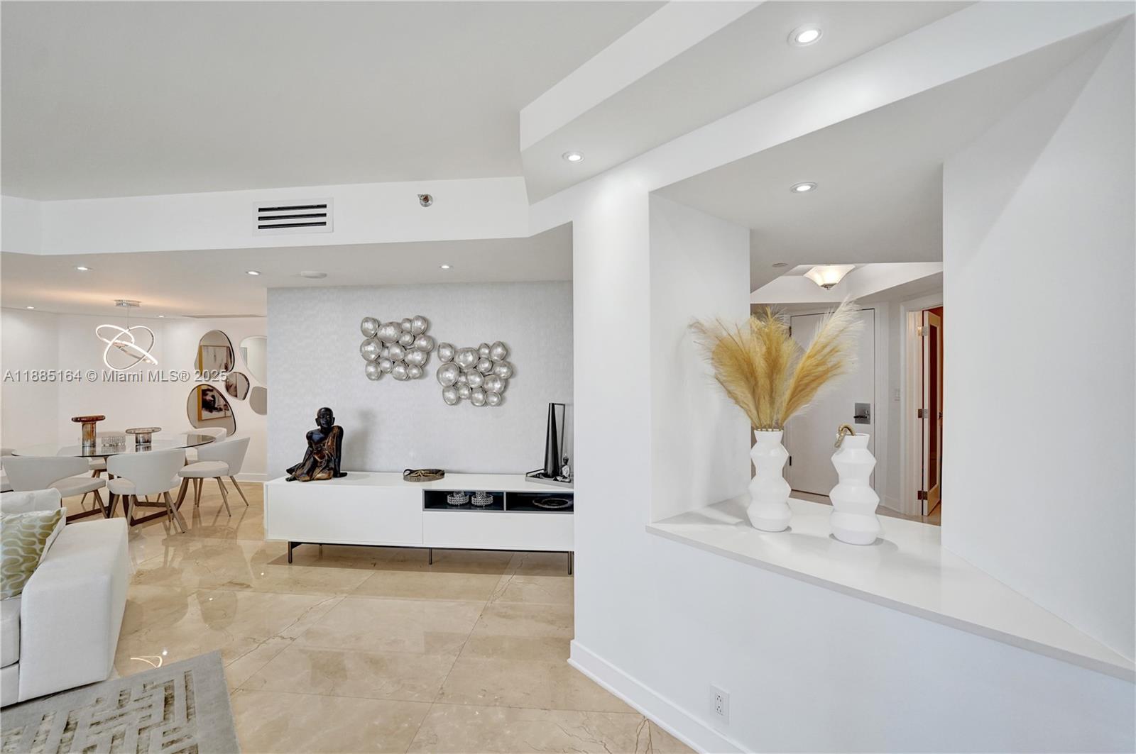 Photo of 20185 Country Club Dr  #2304, Aventura, Florida, 33180 - 