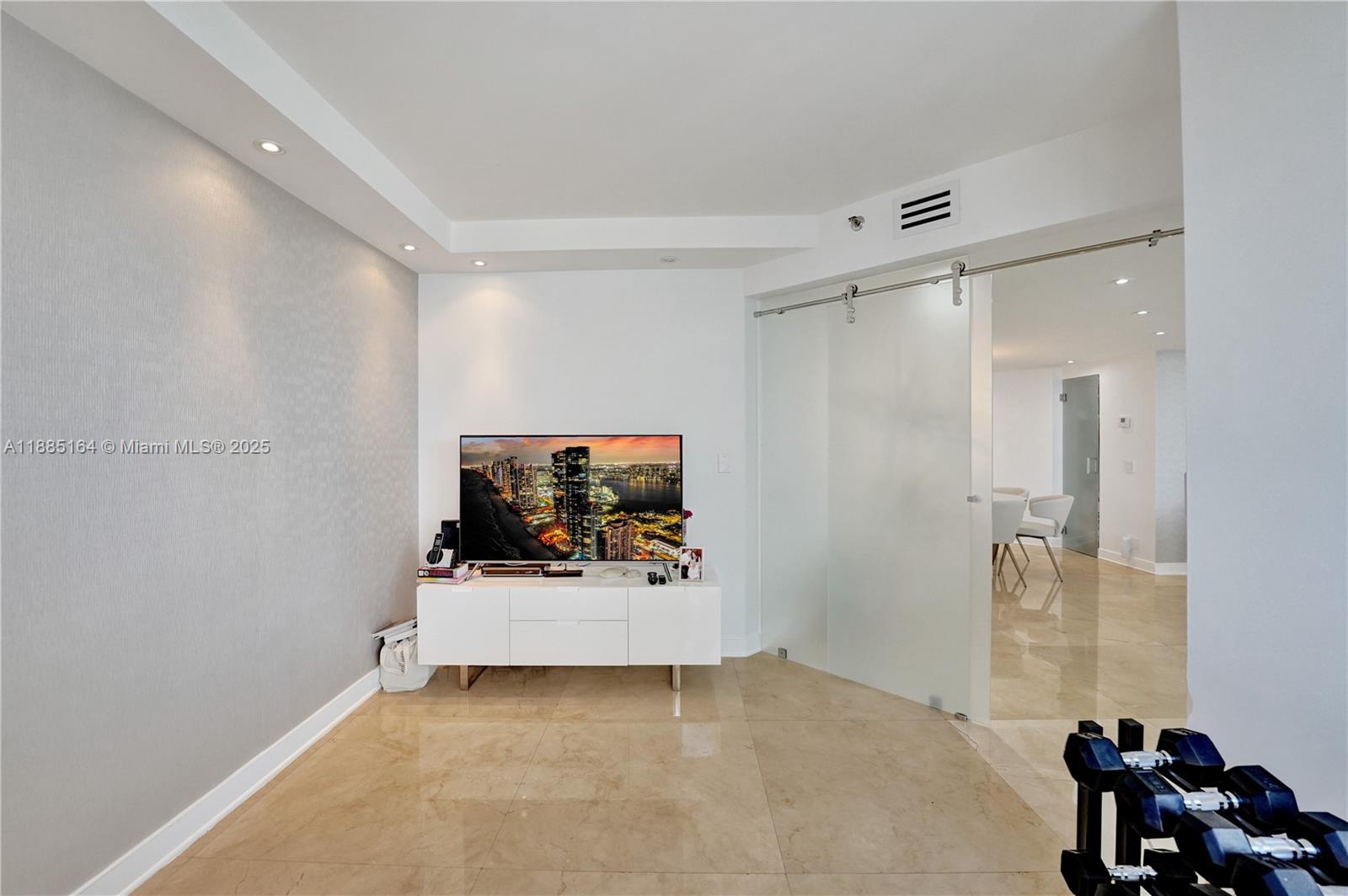 Photo of 20185 Country Club Dr  #2304, Aventura, Florida, 33180 - 