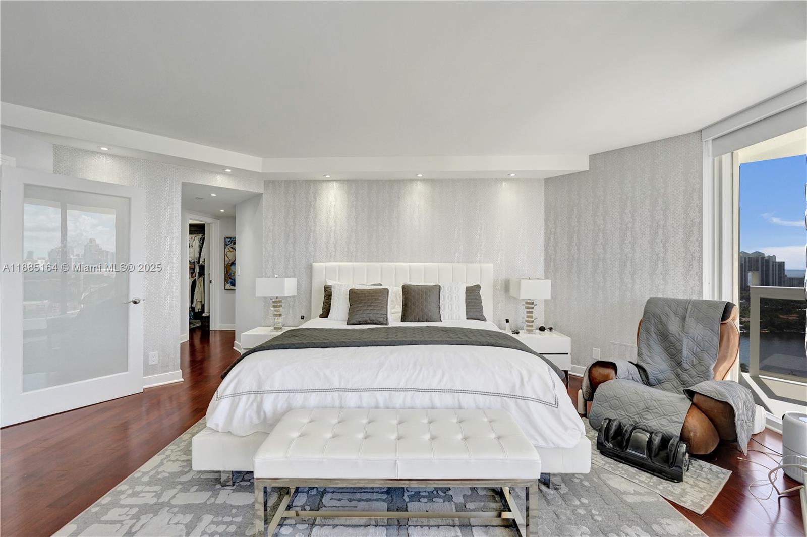Photo of 20185 Country Club Dr  #2304, Aventura, Florida, 33180 - 