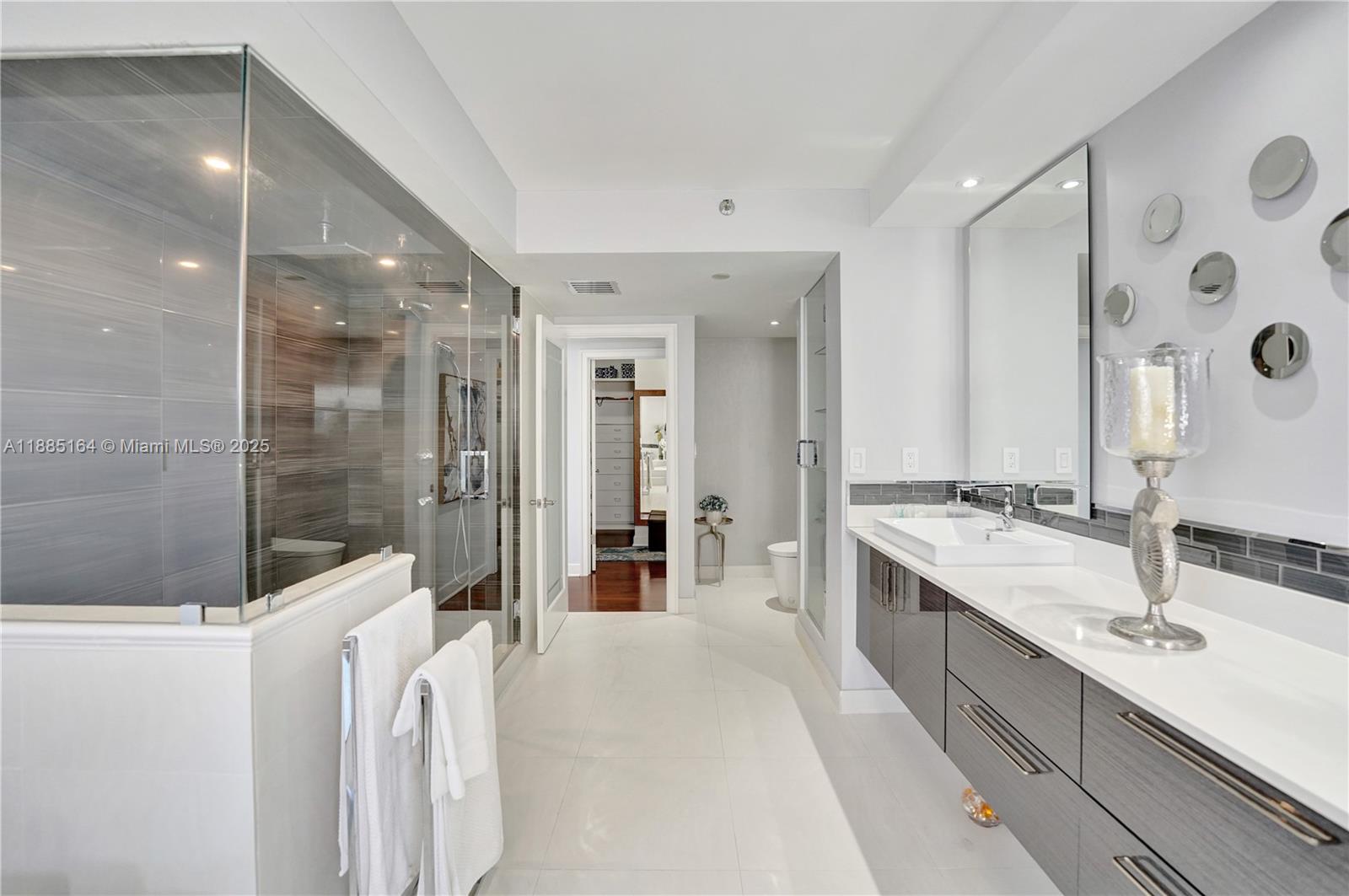 Photo of 20185 Country Club Dr  #2304, Aventura, Florida, 33180 - 