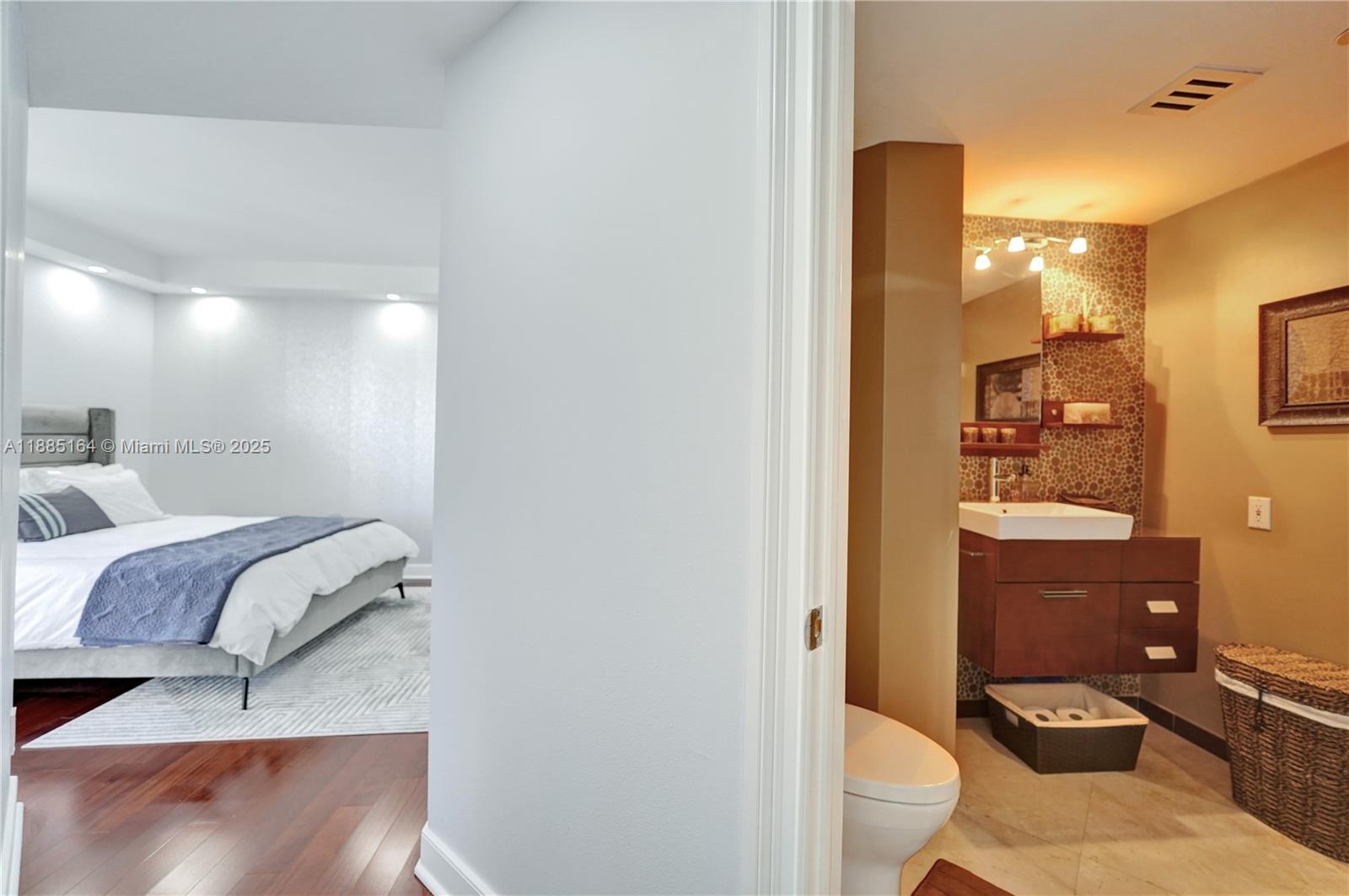 Photo of 20185 Country Club Dr  #2304, Aventura, Florida, 33180 - 