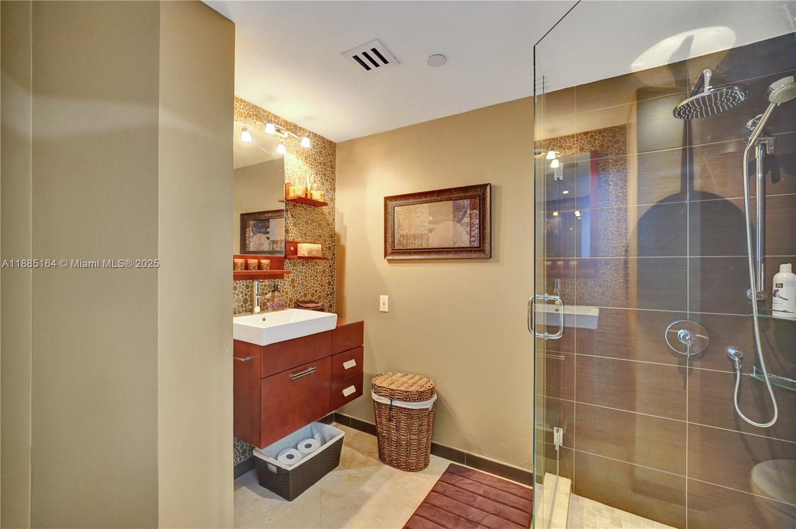 Photo of 20185 Country Club Dr  #2304, Aventura, Florida, 33180 - 