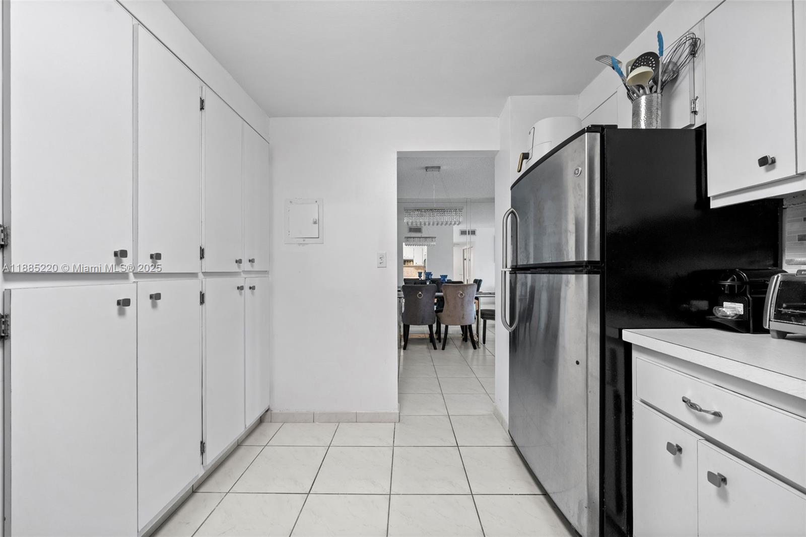 807 2 / 2 1350 sq. ft. $ 2025-09-26 0 Photo
