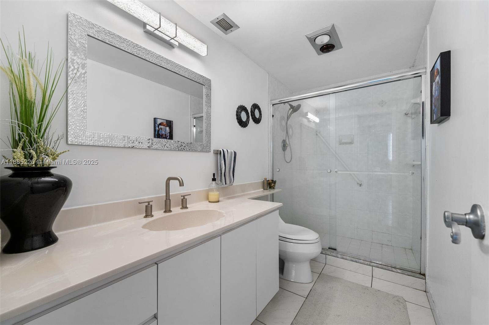 807 2 / 2 1350 sq. ft. $ 2025-09-26 0 Photo