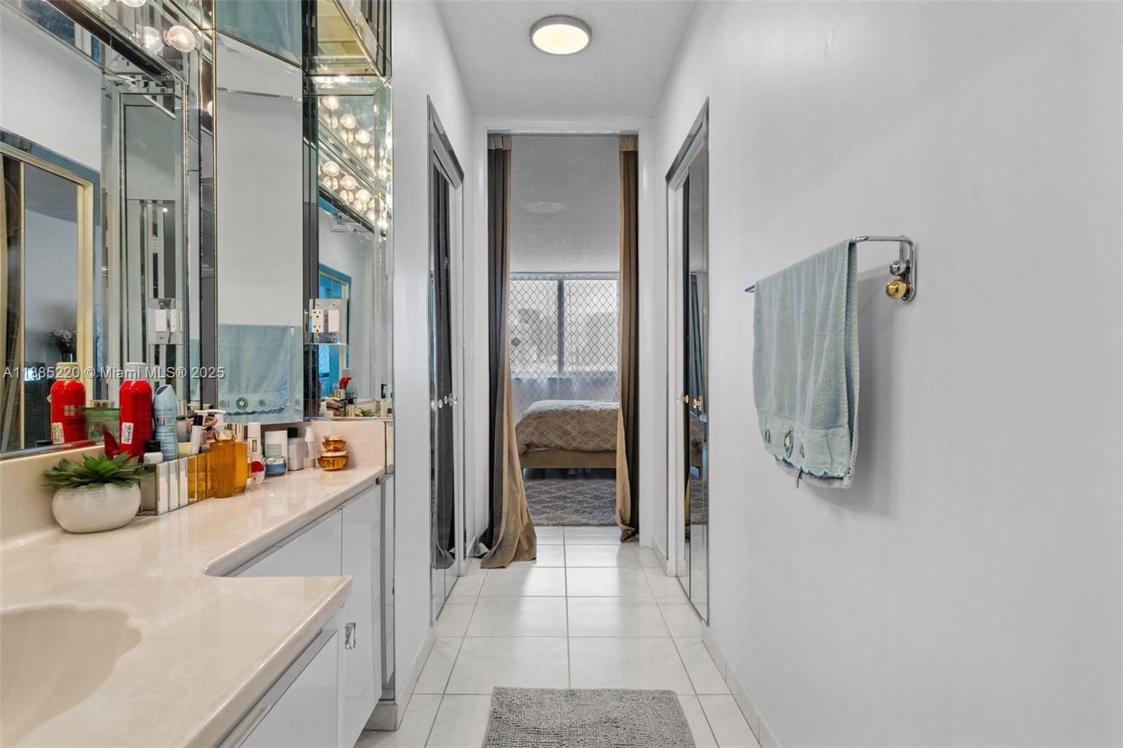 807 2 / 2 1350 sq. ft. $ 2025-09-26 0 Photo