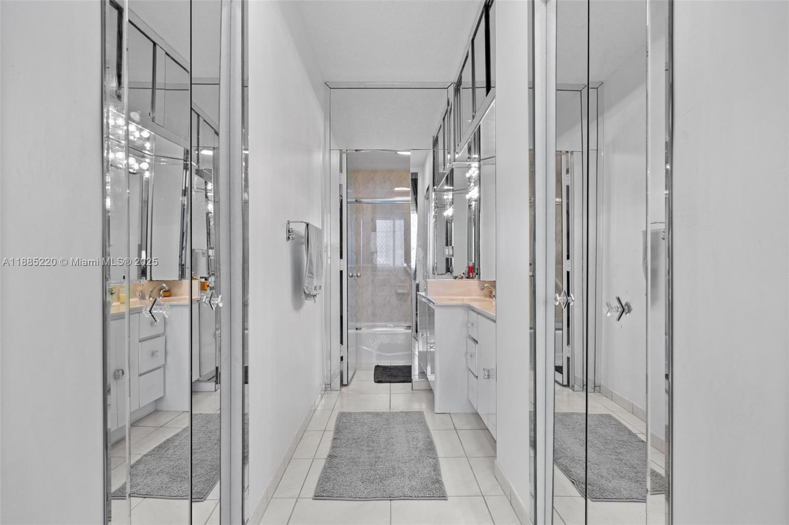 807 2 / 2 1350 sq. ft. $ 2025-09-26 0 Photo