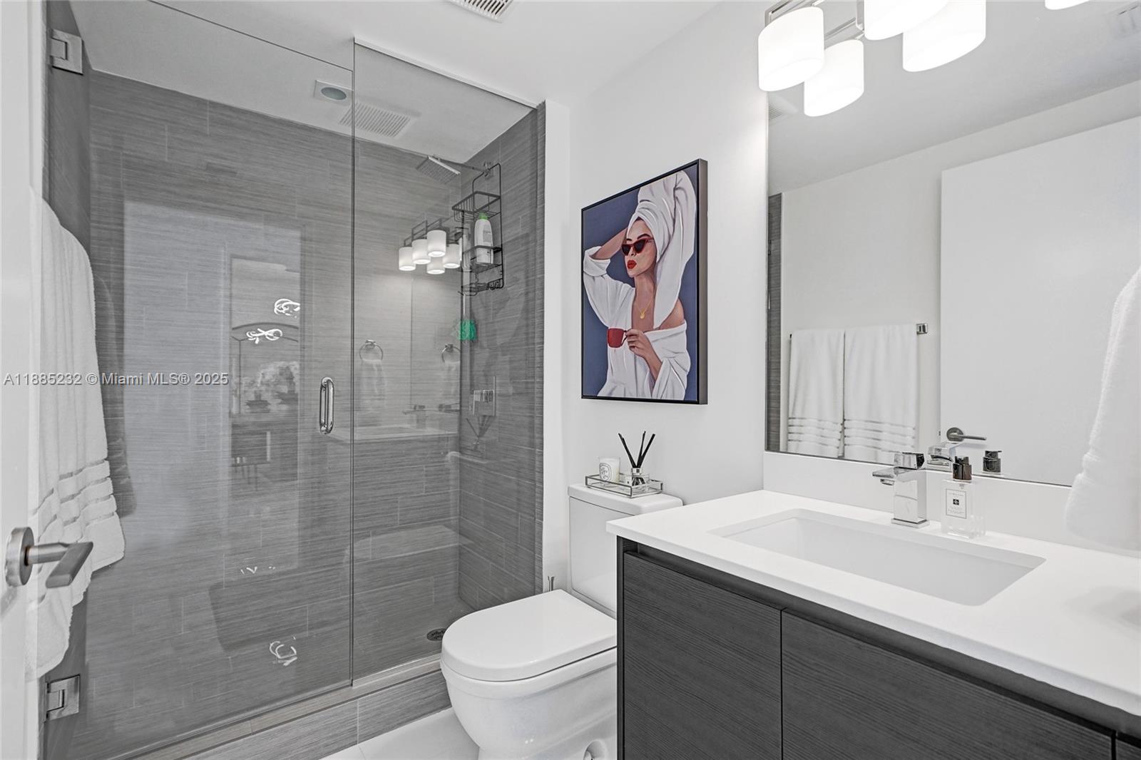 See details 4-1104 3 / 3 1541 sq. ft. $ 2025-09-26 0 Photo